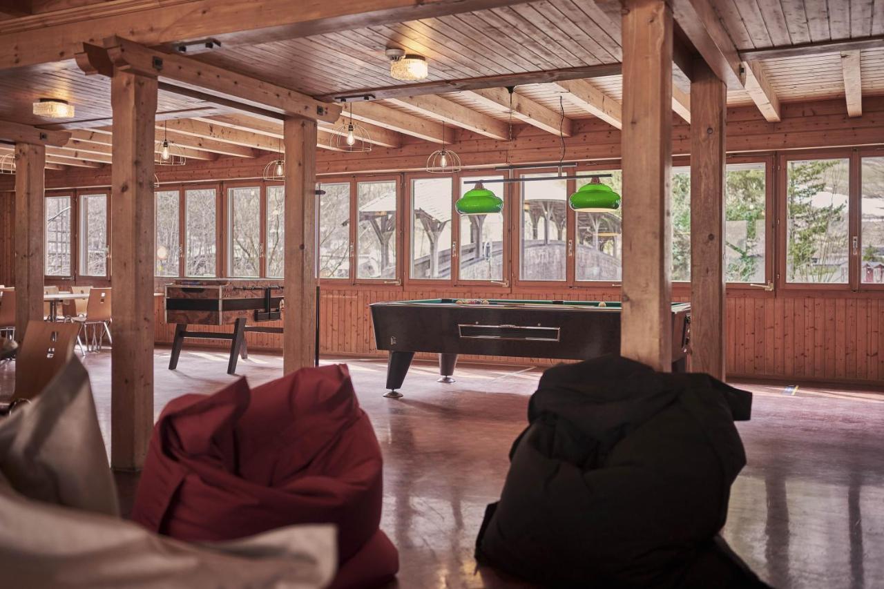 Alpine Base Hostel - Adults Only Лаутербруннен Екстер'єр фото