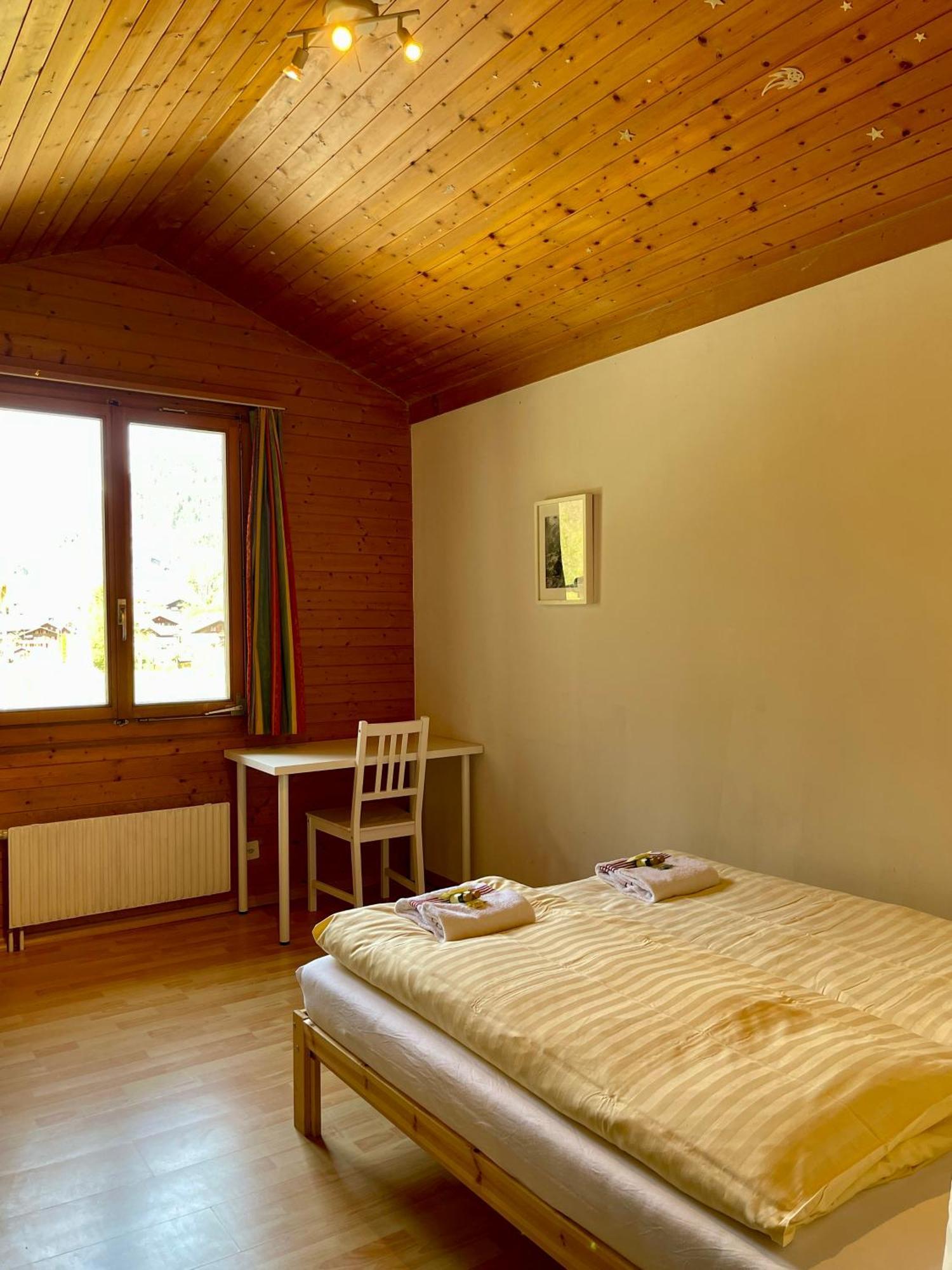 Alpine Base Hostel - Adults Only Лаутербруннен Екстер'єр фото